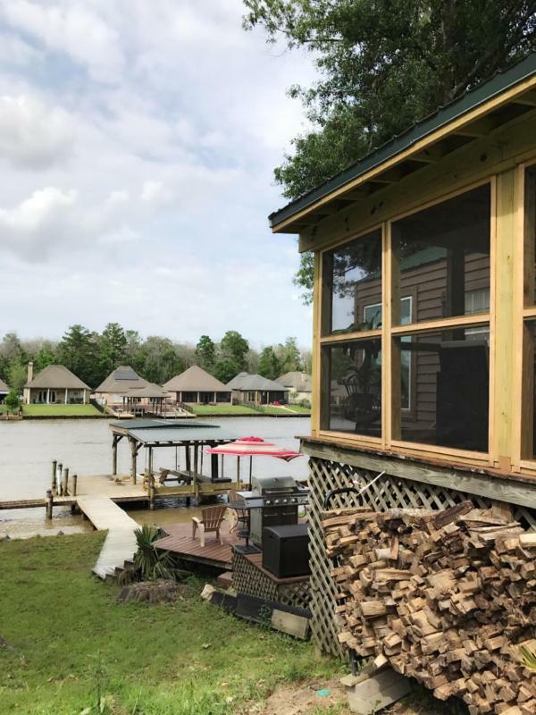 Cozy Cabin On The Bayou Maurepas Bagian luar foto